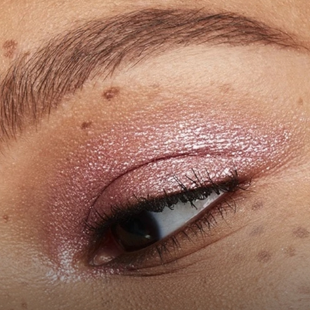 MAC Love Yourself Dazzleshadow - Picture 4 of 10